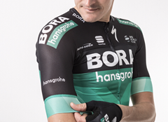 Tým Bora-Hansgrohe se Saganem představil nové dresy