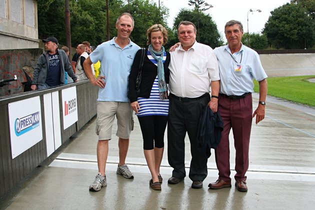 Osobnosti Československé dráhové cyklistiky před závodem Gran Prix 