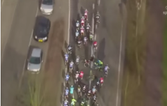 Video: Hromadný pád na Scheldeprijs