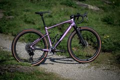 Nové BMC URS Gravel 2024: Revoluce v gravel cyklistice