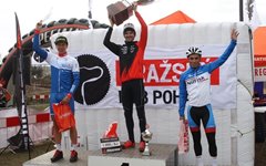 Úvodní závod Pražského MTB poháru 2016 ovládli Škarnitzlovi!