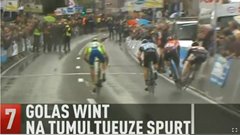 Video: Děsivý pád ve finiši Kampioenschap van Vlaanderen 2015